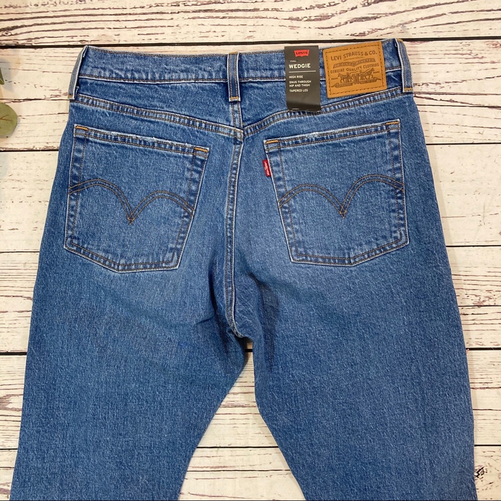 Levi’s wedgie cheeky high waist tapered jeans NWT - Picture 7 of 9
